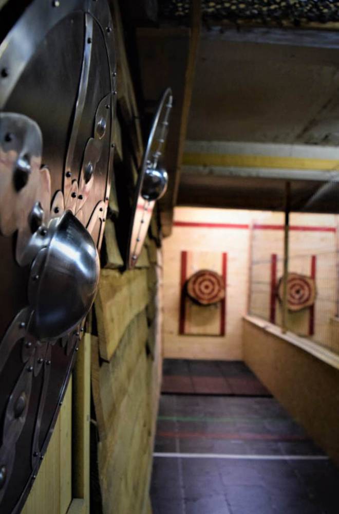 hollywood-arcadia-axe-throwing-piste-1 hollywood-arcadia-axe-throwing-piste-1